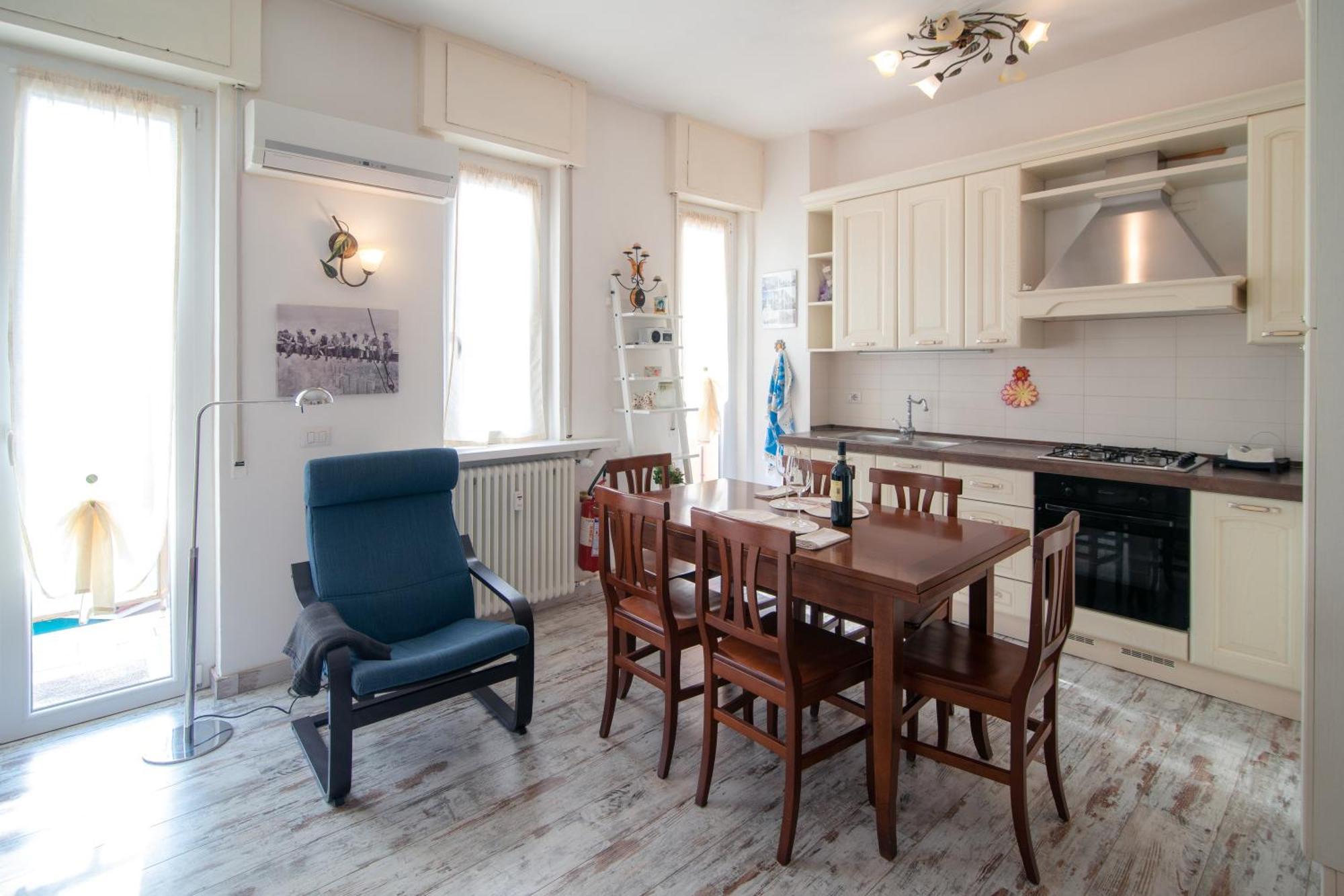 Casina - Camerlata Train Station Apartman *